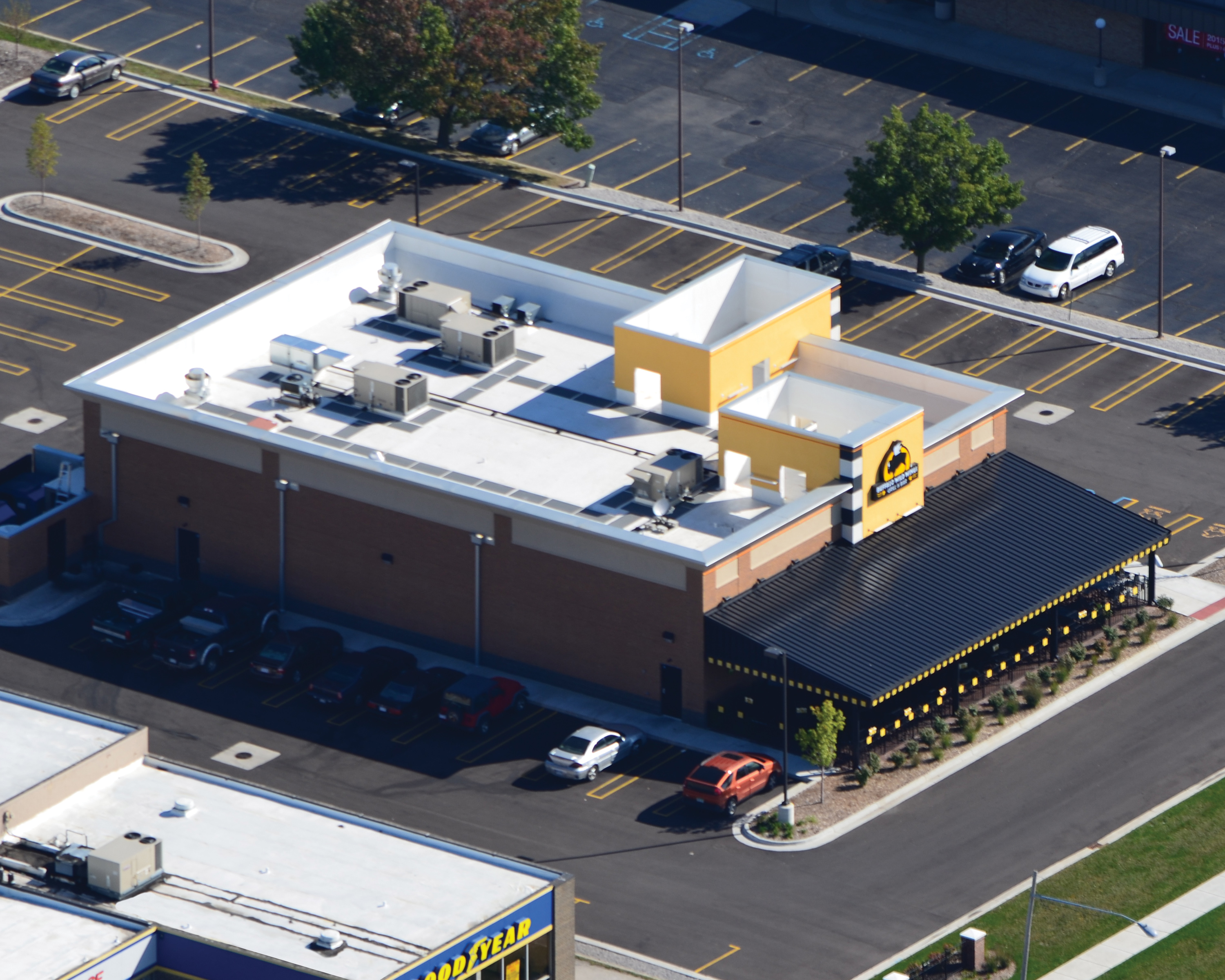 Buffalo Wild Wings restaurant in Saginaw, Michigan used sustainable and energy efficient duro-last products