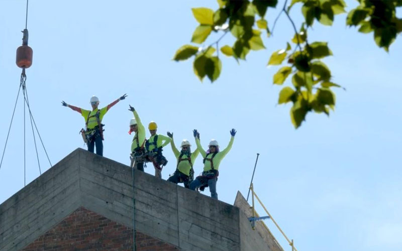 Ammey-Frank-with-Seaman-Corporation-Eskola-Roofing-in-Nashvill-TN-installing-FiberTite-Waving-Roofers