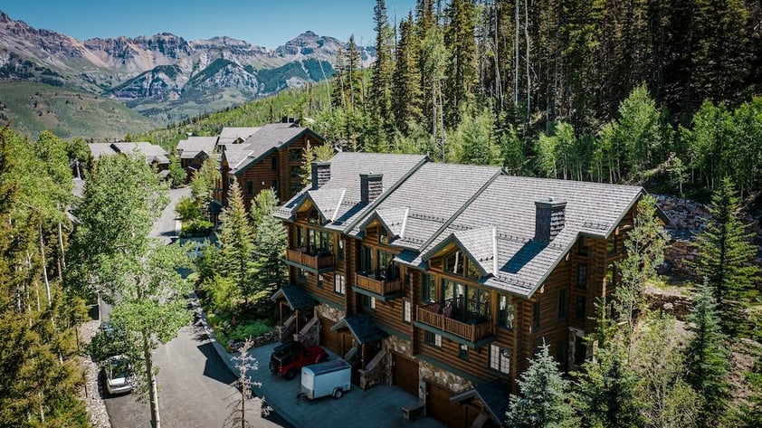 Brava - Colorado Lodge