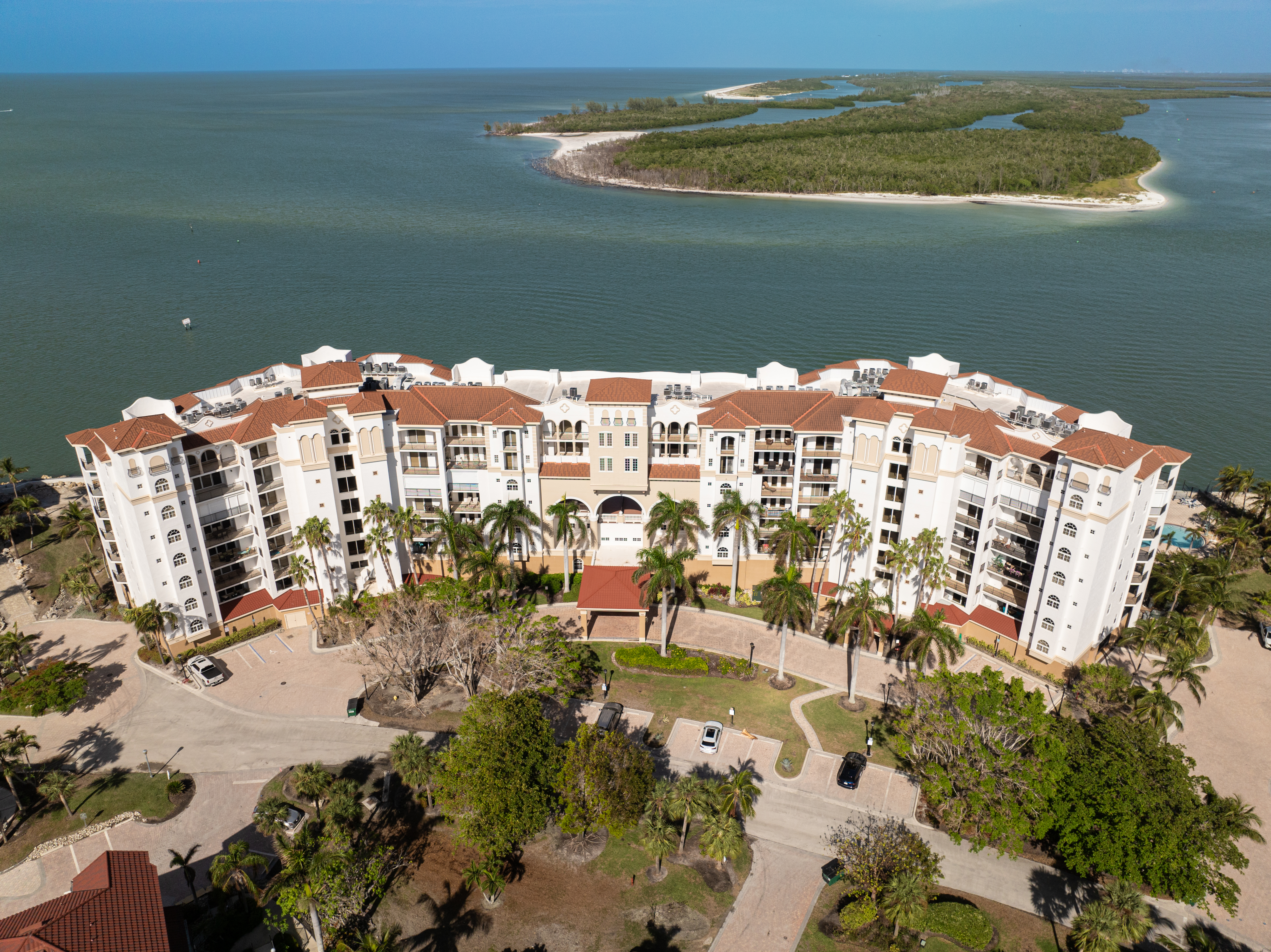 Twin Dolphins Condominiums - Kelly Roofing