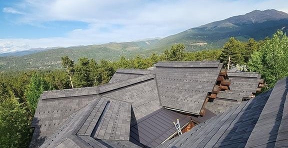 Rocky Mountain - Yeti 18 snow guards installed by Home Grown Roofng & Contracting on DaVinci Shake Roof. Grand Prize Winner 2025
