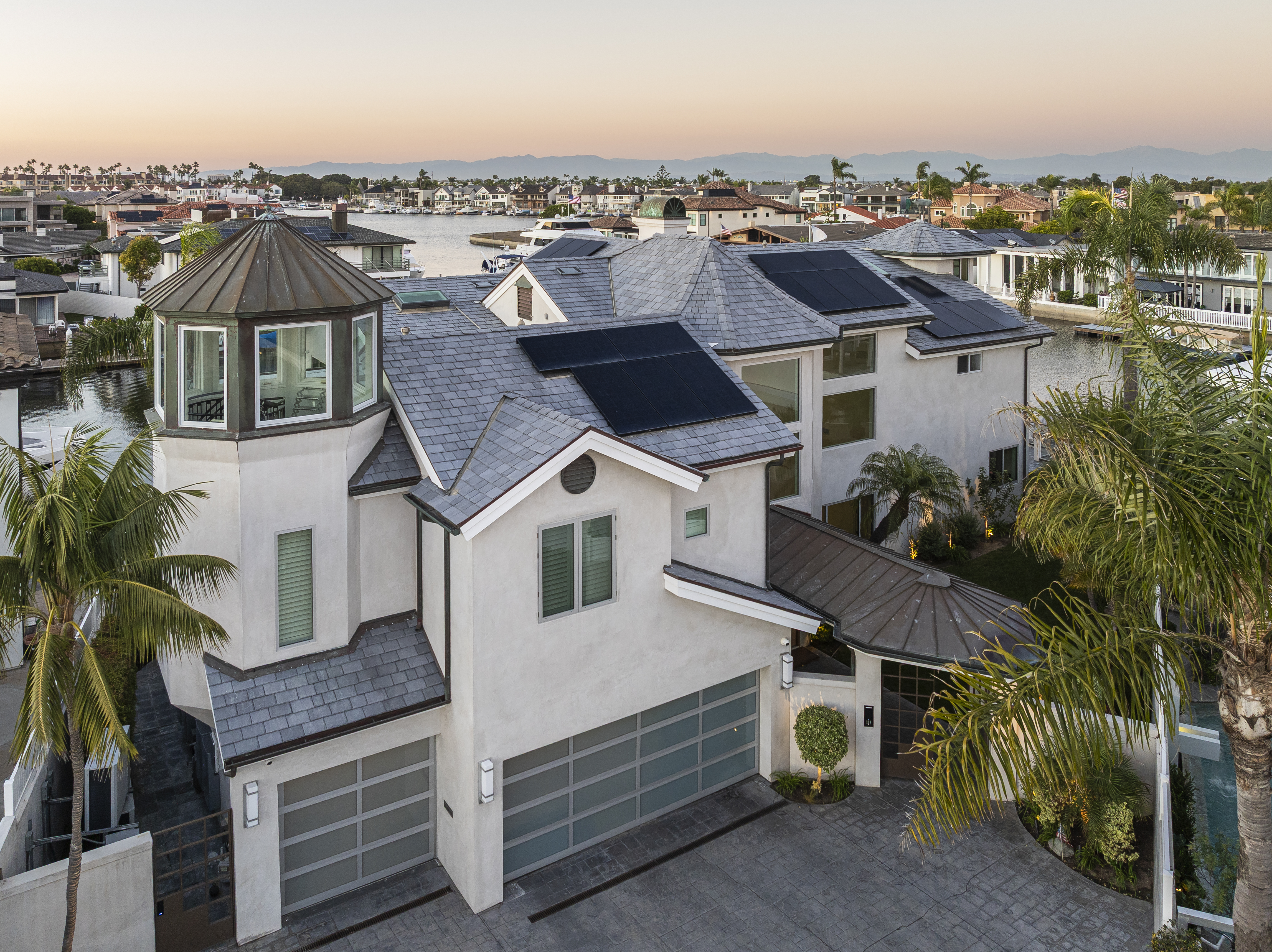 DaVinci - Pic - Final Touch front