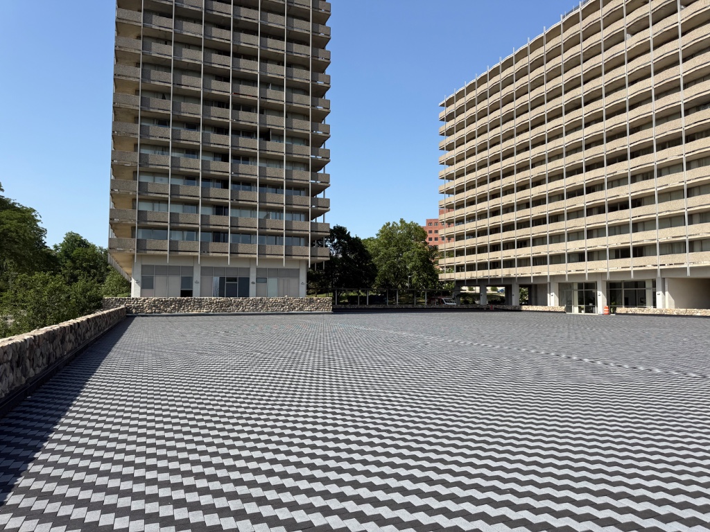 Kanga Roof - After (Huron)